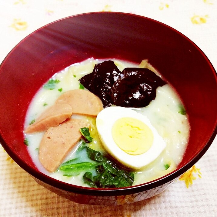 ゆで卵と小松菜の手作りヘルシー豆乳ラーメン